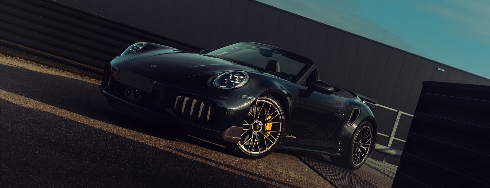 De superieure alleskunner onder de sportwagens. - De Porsche 911 Turbo S.